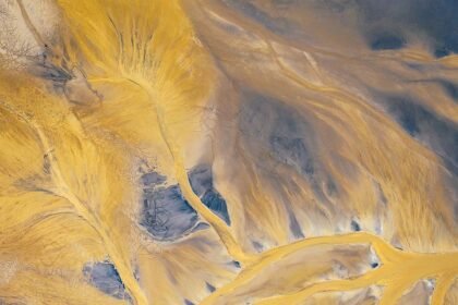 Surf Smarter: The Eco Surf Experience in Portugal’s Pristine Waters